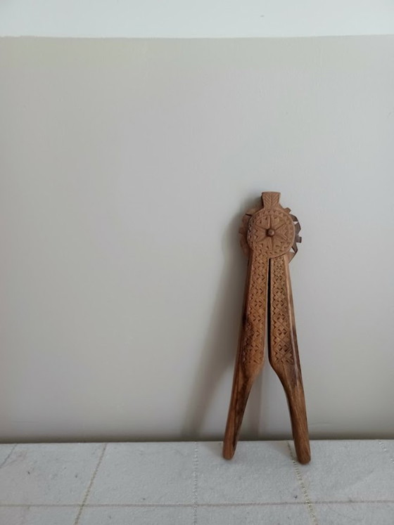 Vintage Scandinavische Handgesneden Houten Notenkraker. '50-'60 – Keukenaccessoires, Wood (photo 2 of 7)