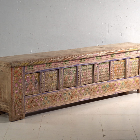 Antiker geschnitzter polychromer Unterschrank aus Kiefer – Xinjiang, ca. 1900 – Buffetschränke, Iron (photo 4 of 40)