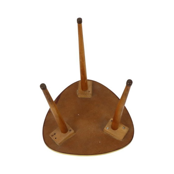 Image 1 of Mesa de jardín triangular de mediados de siglo