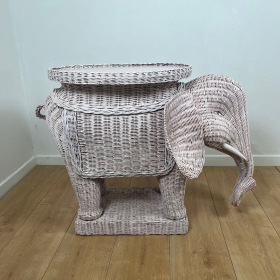 Image 1 of Table d’appoint vintage en rotin en forme d'éléphant, att. à Vivai del Sud, italie, 1960 - 1970