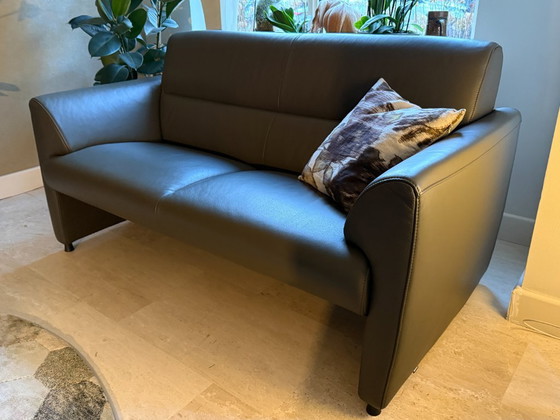 Image 1 of Schönes 2-Sitzer-Ledersofa Motel Mondi