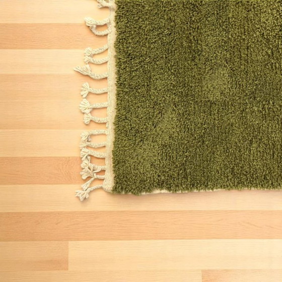 Image 1 of Tapis artisanal vert olive fait main 315cmx215cm 