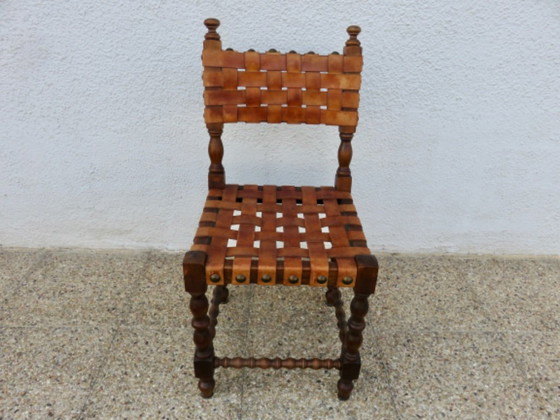Sedia spagnola in legno massello di quercia e spesse cinghie di cuoio color cognac, anni '30-'40. (photo 3 of 11)