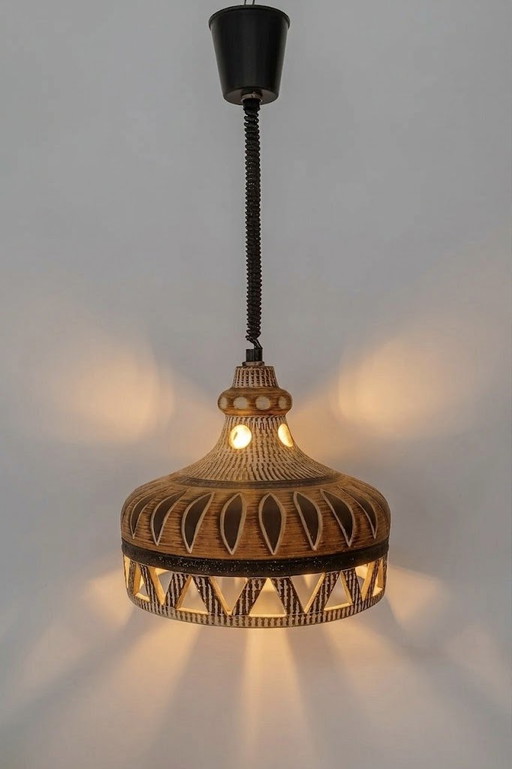Lampada a sospensione vintage in ceramica proveniente dalla Danimarca, anni '70. – hanglampen (photo 2 of 10)