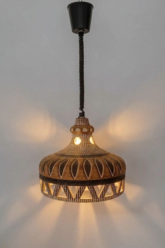 Lampada a sospensione vintage in ceramica proveniente dalla Danimarca, anni '70. – Lampade a sospensione (photo 2 of 10)