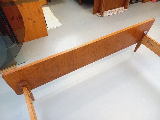 Image 1 of Lit double vintage style scandinave en teck des années 60 avec chevets suspendues et lampes intégrées