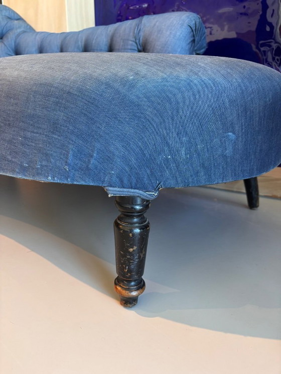 Image 1 of Lounge Bank