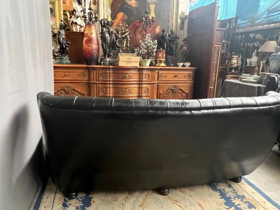 Divano Chesterfield. In pelle. – Divani 3 posti, Leather (photo 6 of 7)