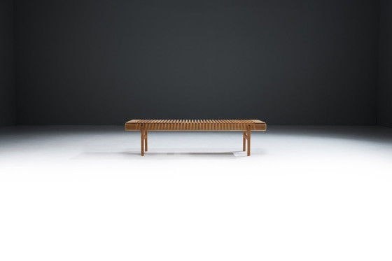 Image 1 of PP JH 589 houten bank - salontafel van Hans J Wegner voor PP Møbler (Hansen)