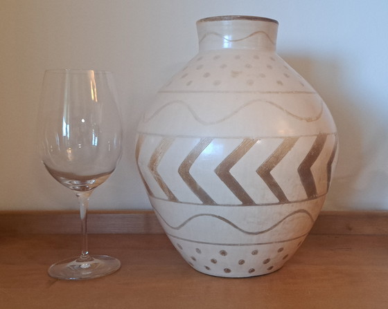 Image 1 of Chulucanas Pottery Vase – Signed by José Sosa (2001) – 28 cm – Peru – Beige & Brown – Collectible Art