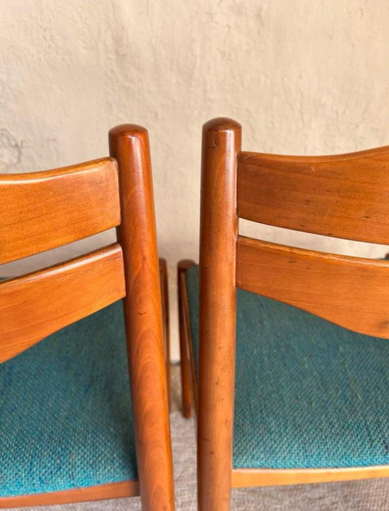 Image 1 of Deux chaises de salle à manger vintage avec revêtement bleu pétrole