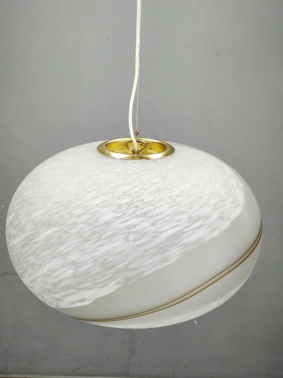 Lampada a Sospensione Italiana Vetro di Murano Ottone Globo Spirale Space Age Anni '70 – Lampadari, Brass (photo 10 of 11)