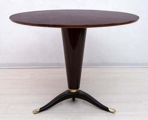 Image 1 of Atribuida a Paolo Buffa Mesa redonda italiana de nogal de mediados de siglo, años 50