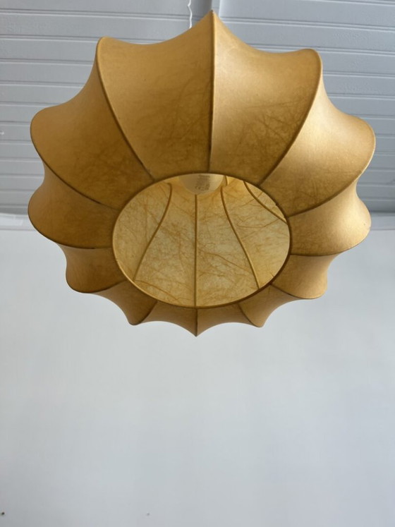 Cocoon Hängelampe – Goldkant Leuchten – Pendelleuchten, Fiberglass (photo 4 of 14)
