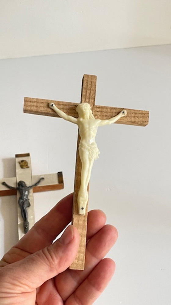 Paire Crucifix Vintage – Décorations murales, Plastic, Metal (photo 13 of 17)