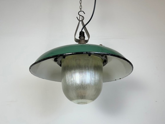 Image 1 of Lampada a sospensione in ghisa smaltata verde industriale, anni '60