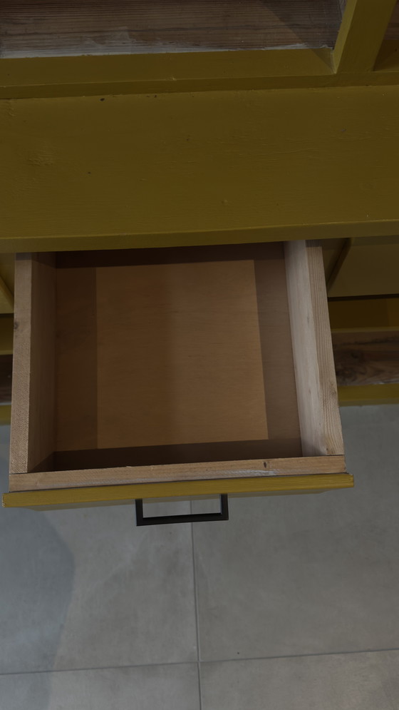 Image 1 of Grande mobiletto per biblioteca in legno massello - Piano e base modulari