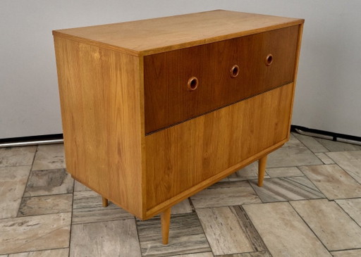 Vintage beddenkast, jaren 60, Tsjechoslowakije