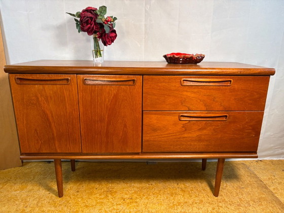 Buffet vintage Meredew en teck | Années 1960 | Design britannique du milieu du siècle Un buffet vintage en (photo 8 of 8)