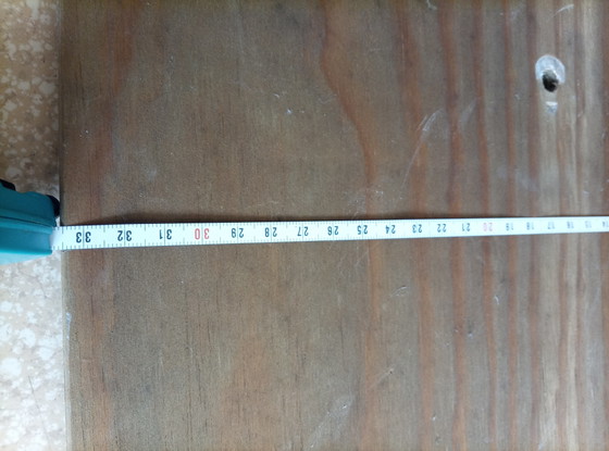 Image 1 of Da una vecchia merceria: espositore in legno per cinture Levi's anni '70, 74*33 cm