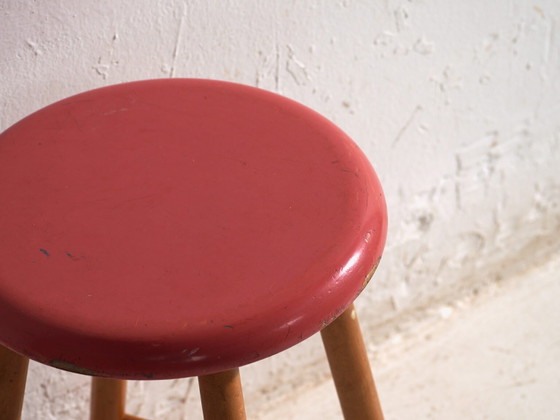 Taburete de madera antiguo con asiento redondo – Europa Central, circa 1950 – Vintage (photo 19 of 35)