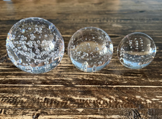 Image 1 of Vintage glazen presse-papiers met luchtbellen (bullicante)