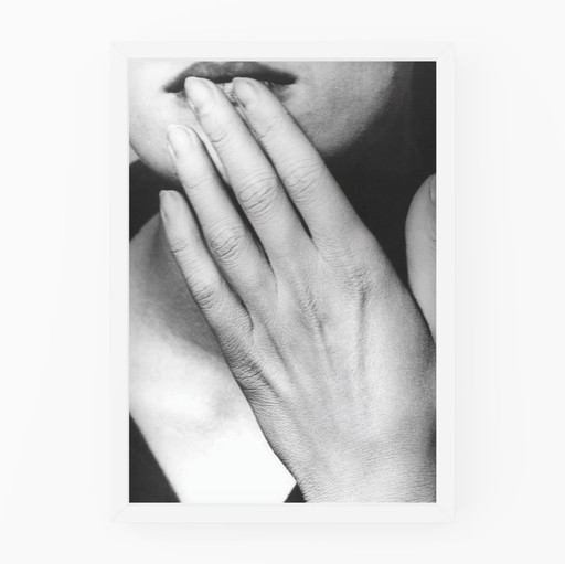 1x Man Ray – Lee Miller with Hand, 1928