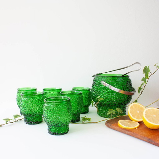 Vintage grünes Set aus 6 Cocktailgläsern, Eiskübel und Eisklemmen, 1970er Jahre