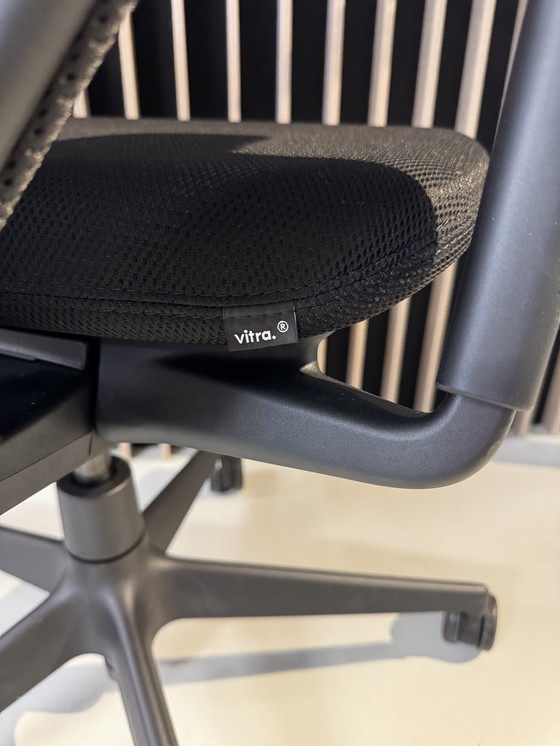 Image 1 of Silla de oficina ligera Vitra ACX