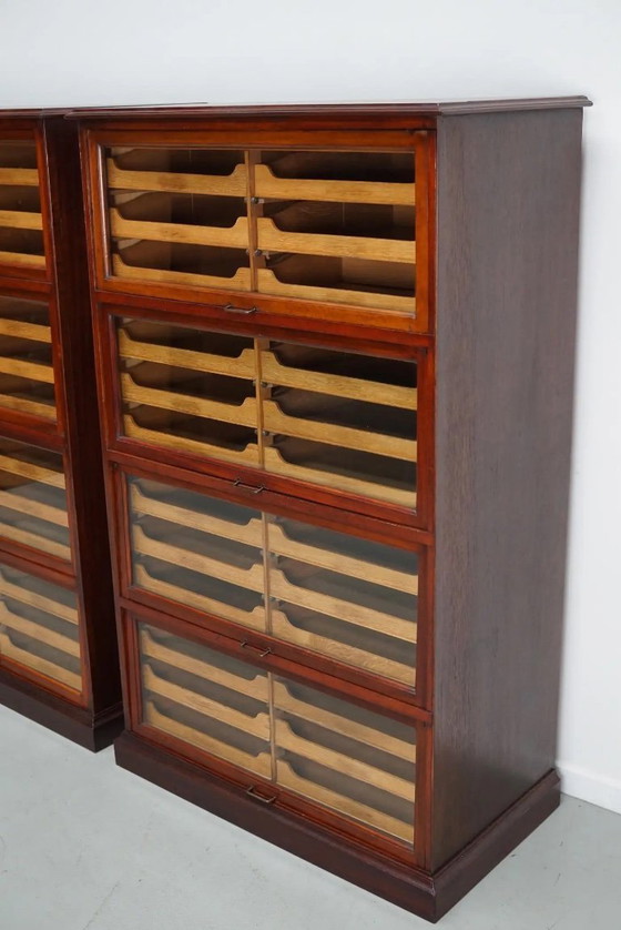 Image 1 of Armario de mercería inglés con puertas de cristal, circa 1920/1930