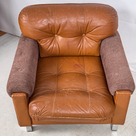 Image 1 of Hongaarse leren fauteuils, jaren 60 – Hongaars design uit het midden van de vorige eeuw
