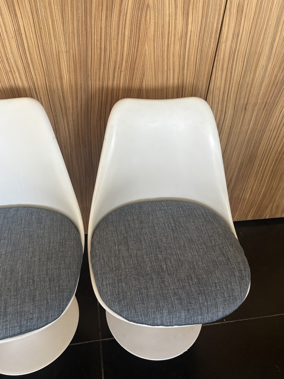 Image 1 of 4 x Tulip Chair Knoll international