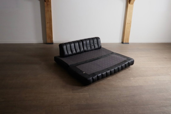 De Sede DS-85 slaapbank in zwart leer, Zwitserland, jaren 60 – 2 zitsbanken, Leather (photo 2 of 13)
