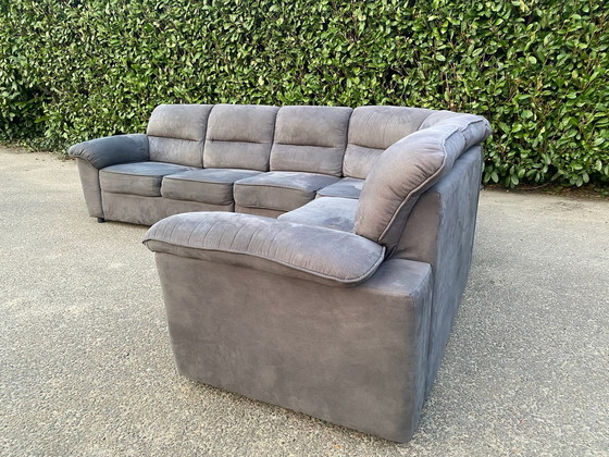 Image 1 of Hermoso sofá esquinero de tela