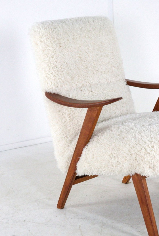 Image 1 of Poltrona vintage imbottita color crema modello 'Almere' | 2 pezzi disponibili