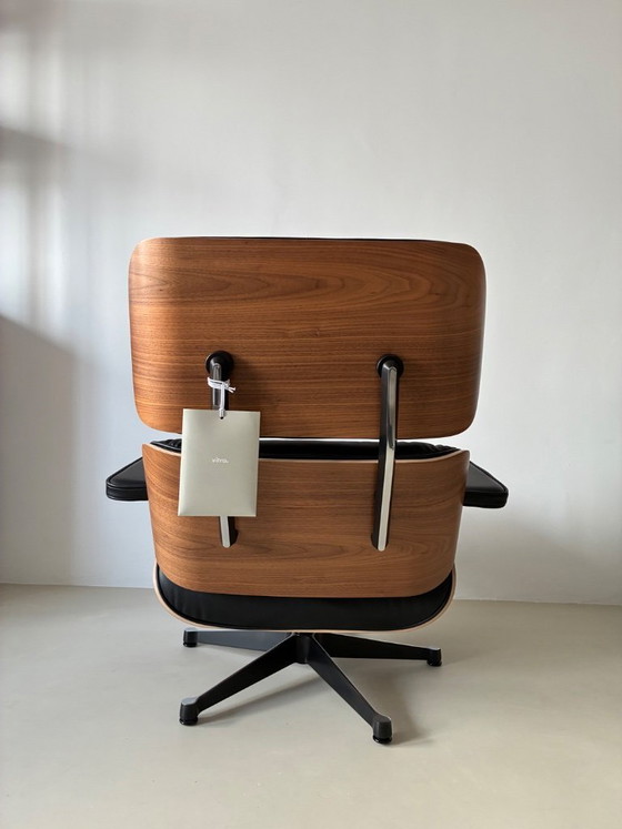 Image 1 of Vitra Eames Lounge Chair & Ottoman NIEUW