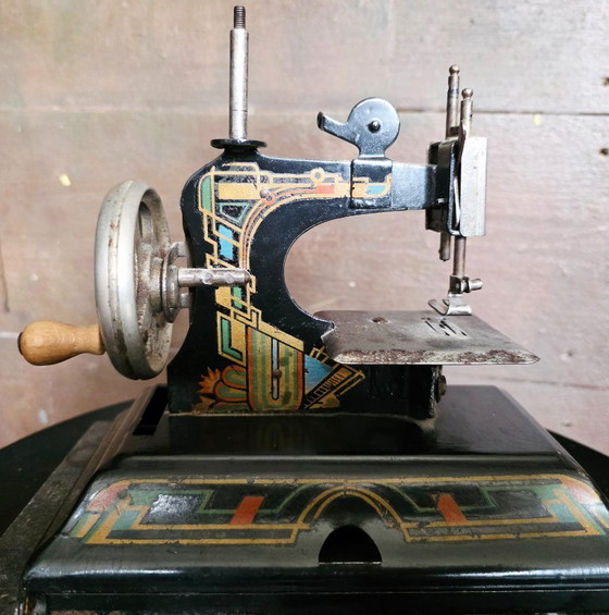 Image 1 of Vintage toy sewing machine case