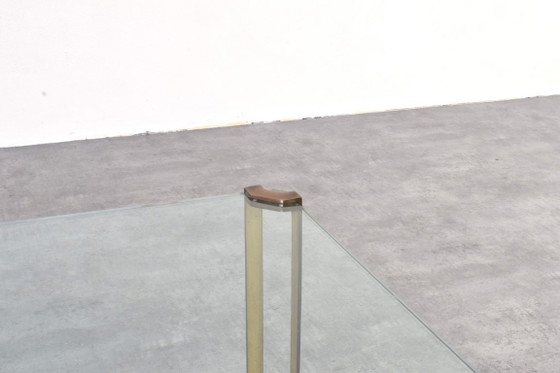 Image 1 of Couchtisch aus Messing und Glas im Hollywood-Regency-Stil von Peter Ghyczy, 1970er Jahre