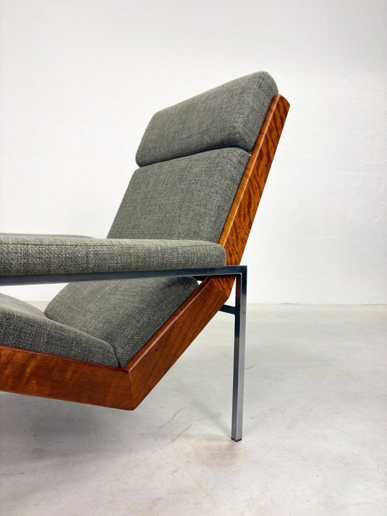 Image 1 of 'Lotus' Heren Fauteuil van Rob Parry voor Gelderland
