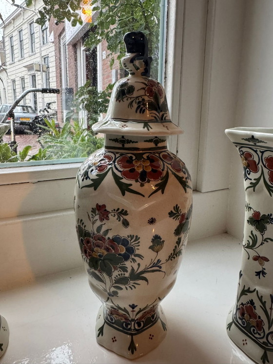 Delfts Polychroom Kast Vazen Plus Keramiek Schaaltje – Delfts polychroomel, Vasi, Porcelain, Ceramic (photo 6 of 9)