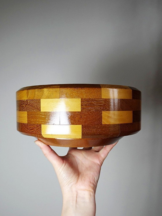 Image 1 of Fruttiera vintage in legno massello, assemblata, con design patchwork, risalente agli anni '70-'80.