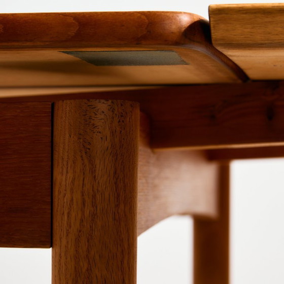 Image 1 of MK11104 Table de salle à manger restaurée en teck et chêne