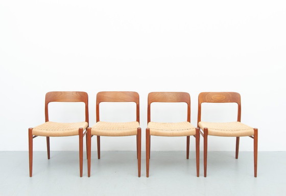 Image 1 of 4x chaises de salle à manger modèle 75 en teck par Niels Otto Møller pour J. L. Møller Möbelfabrik (années 1950)