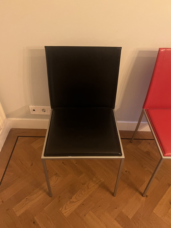 Image 1 of Ensemble de 2 chaises de salle à manger design en cuir rouge et noir
