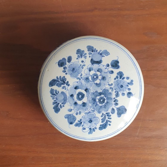 Image 1 of Delfts Blauw Bonbonniere uit de Jaren 50