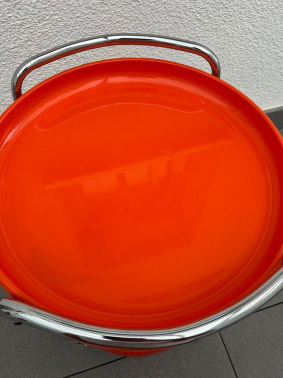 Image 1 of Rond, verchroomd plastic en metalen frame in spacestyle-stijl uit de jaren 80.