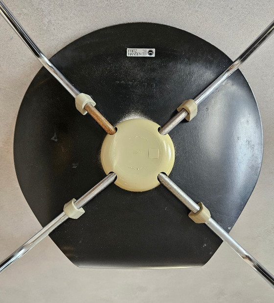 Image 1 of 6 chaises papillon + table Superellips par Arne Jacobsen pour Fritz Hansen