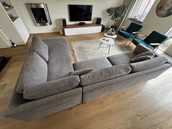 Image 1 of Spacious corner sofa with chaise longue by Movani