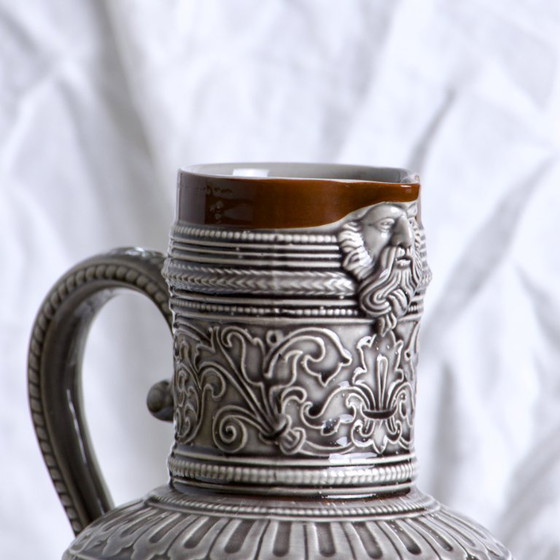 Image 1 of Grande caraffa in maiolica del XIX secolo (1840) con motivo a polena