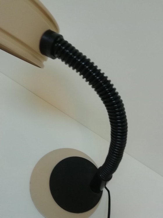 Image 1 of Prachtige lichtbruine vintage bureaulamp van Massive Lighting